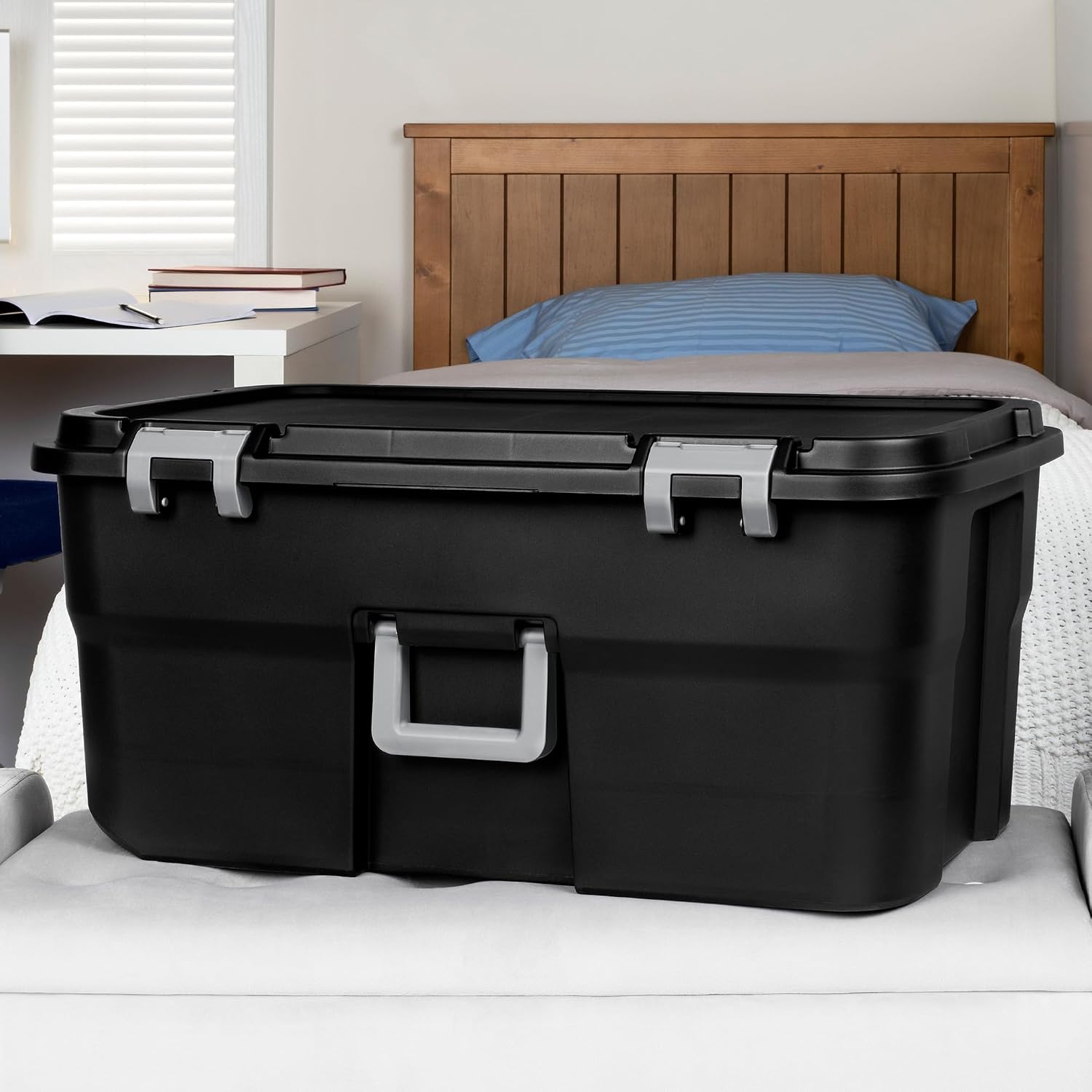 Wheeled Plastic Utility Storage Footlocker